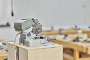 北京一土學校教室