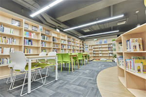 北京一土學校圖書館