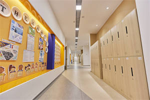 北京一土學校走廊